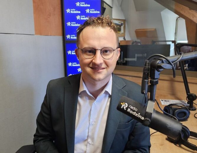 Rozmowa z prezesem Fundacji Tomaszem Wiślińskim w Radiu Rodzina 